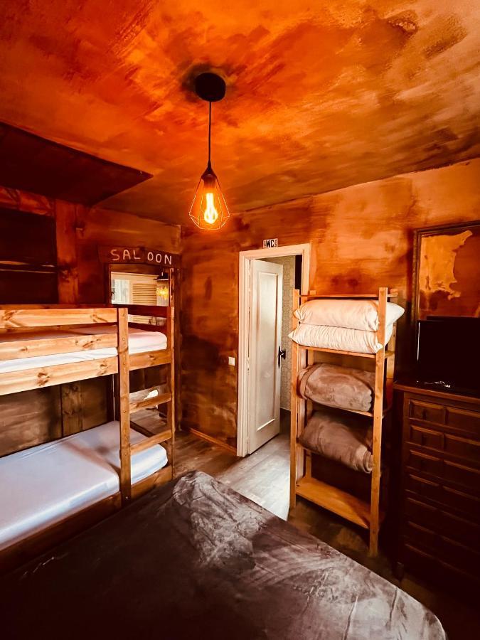 דירות San Martín de Valdeiglesias Old West House Pantano De San Juan מראה חיצוני תמונה