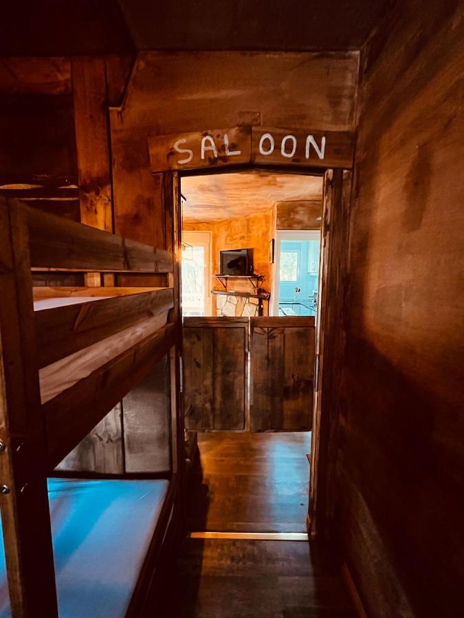 דירות San Martín de Valdeiglesias Old West House Pantano De San Juan מראה חיצוני תמונה
