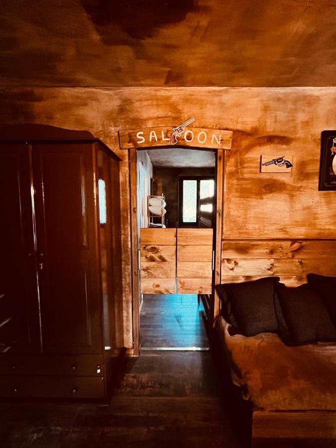 דירות San Martín de Valdeiglesias Old West House Pantano De San Juan מראה חיצוני תמונה