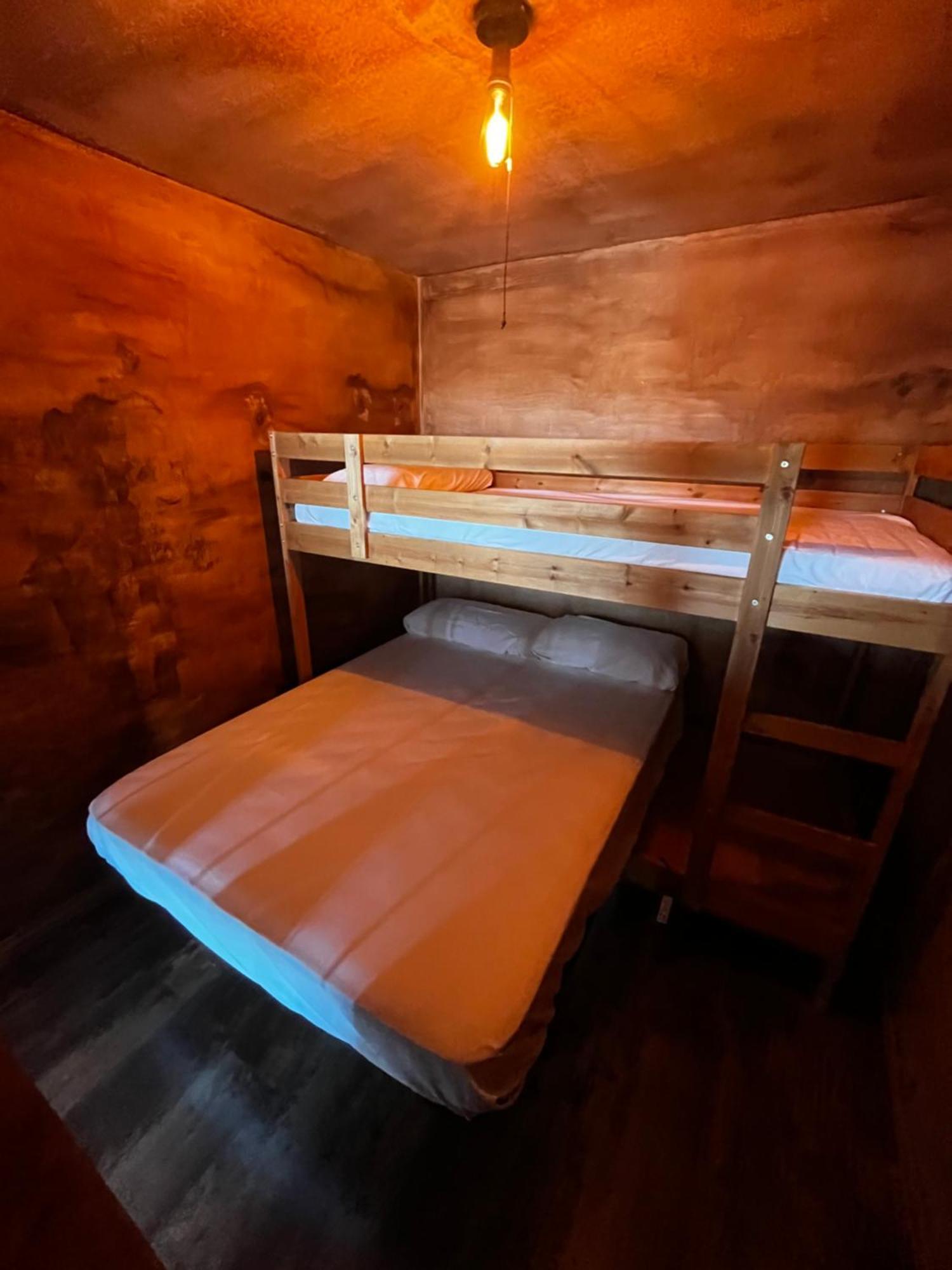 דירות San Martín de Valdeiglesias Old West House Pantano De San Juan מראה חיצוני תמונה
